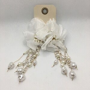 Anthropologie Earrings White Chiffon Floral Pearl Gold Strands Bridal Romantic
